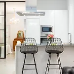 Apartamento Amplio Y Luminoso En El Centro De Chamberi